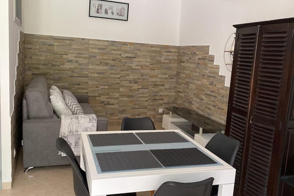 Villa Serenice - F2 Au Calme, Climatise, Wifi Et Parking Gratuit エクステリア 写真